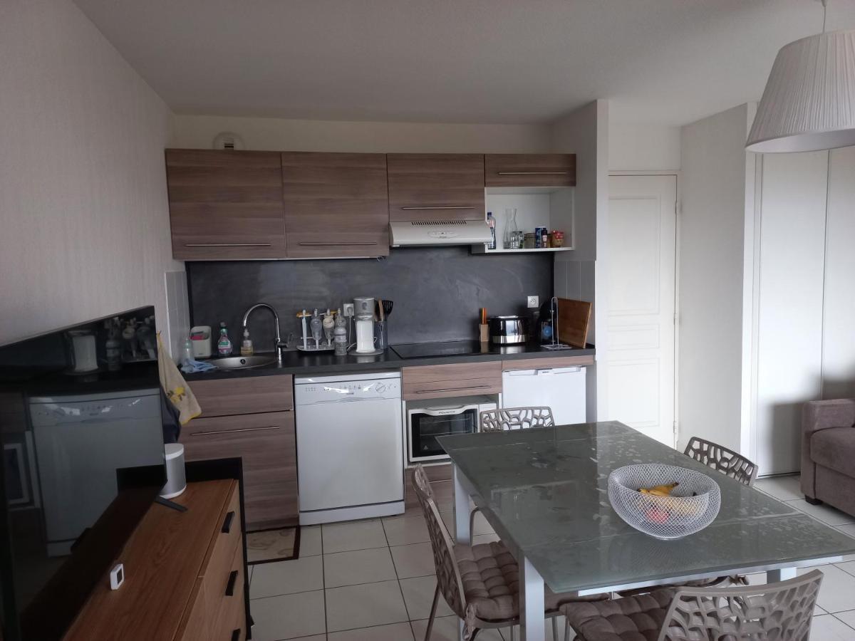 Appartement Offrant Une Magnifique Vue Des Montagnes Сен-Леже-ле-Мелез Экстерьер фото