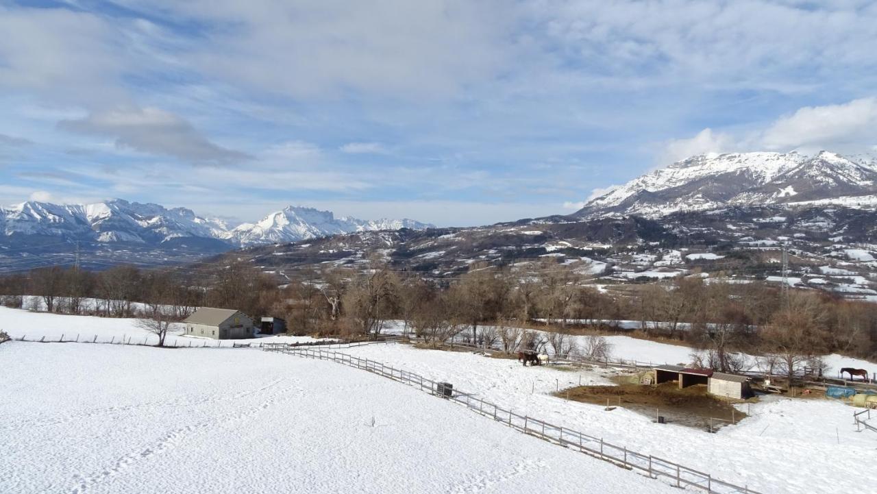 Appartement Offrant Une Magnifique Vue Des Montagnes Сен-Леже-ле-Мелез Экстерьер фото